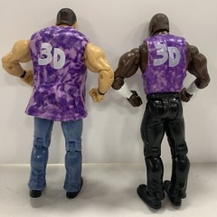 WWE Jakks Classic Superstars Dudley Boyz Figures Purple Bubba Ray D-Von 3D 2003