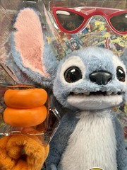 Hot Toys Disney Lilo & Stitch Stitch Life Size MMS815 1/6 Sideshow Disney
