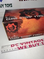 Gears of War 3 NECA 3 Styles Curb Stomp First Aid Kit Full Store Display 🔥