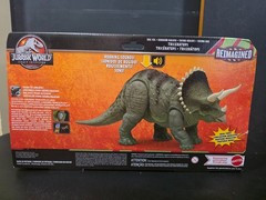 Jurassic World Reimagined Real Feel Triceratops Roaring Dinosaur Figure