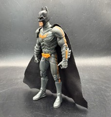 2008 Batman The Dark Knight ELASTO-CUFFS 5.5” BATMAN Action Figure With Cape