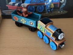 Fisher Price Wood Animal Park Thomas the Train & Big World Animal Car & Monkey!