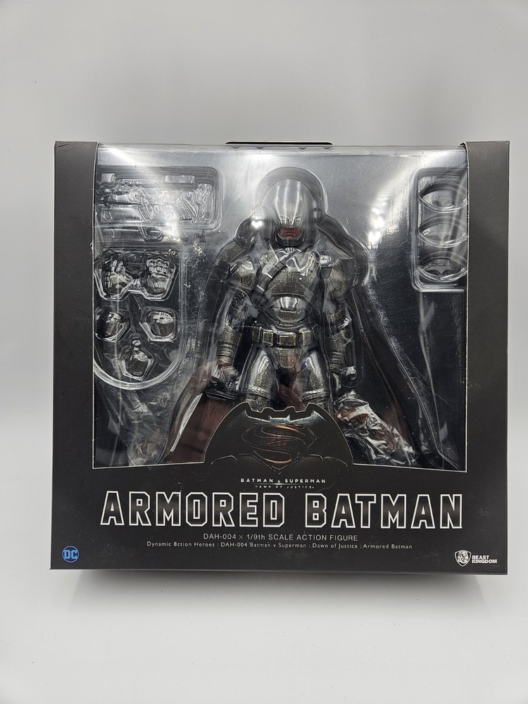 Beast Kingdom DAH-004 Batman v Superman 1/9 Scale Armored Batman Figure Open Box