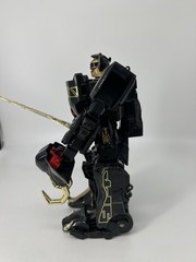 Bandai 1993 Power Rangers Megazord Black & Gold Special Edition – Near Complete