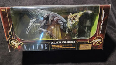 Movie Maniacs 6 ALIENS “Queen Alien” Action Figure Display (MISB-2003)