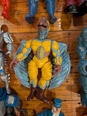 VINTAGE 1980s 1990s 27 ACTION FIGURE LOT MARVEL DC SWAMP THING POWER RANGERS ETC