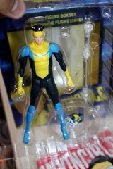 Invincible 20 years Book & Figure Box Set Exclusive Flight Stand Diamond Select