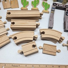 Pixar Cars RADIATOR SPRINGS WOODEN RACE TRACK Replacement Parts Sign Road Cactus