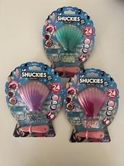 Lil’ Shuckies Pearl Party – Series 1 (Lot of 3) Colors May Vary – Party Favors