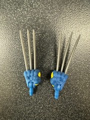 Hasbro Marvel Legends 6″ Scale DEADPOOL 3 (WOLVERINE BLUE YELLOW CLAW HANDS)1/12