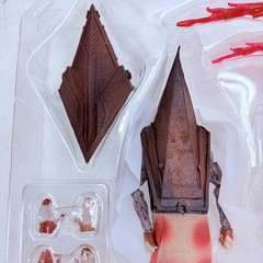 Mezco Toyz One: 12 Collective Silent Hill 2 Red Pyramid Thing Figure Toy Gift