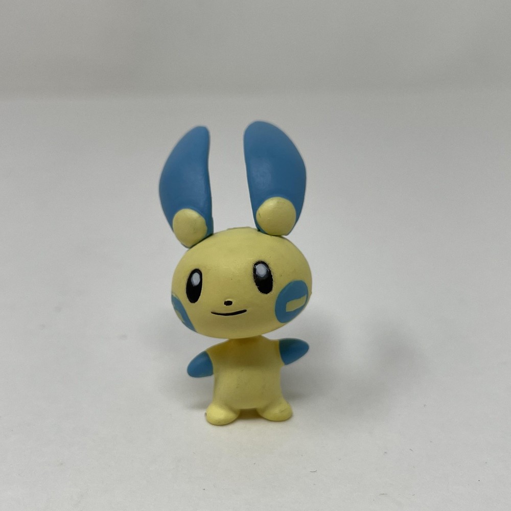 Vintage Pokemon Minun Bobblehead Mini Figure Yujin Gashapon Capsule Toy Nintendo
