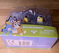 Disney Bluey & Bandit Figurines 2-Pack – Skateboard Adventure🛹Bluey TV Show NEW