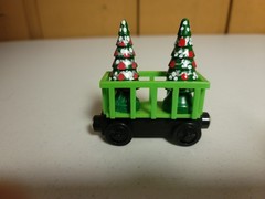 Thomas Wooden Railway Green Cargo Car with Christmas Trees Very Good Condition