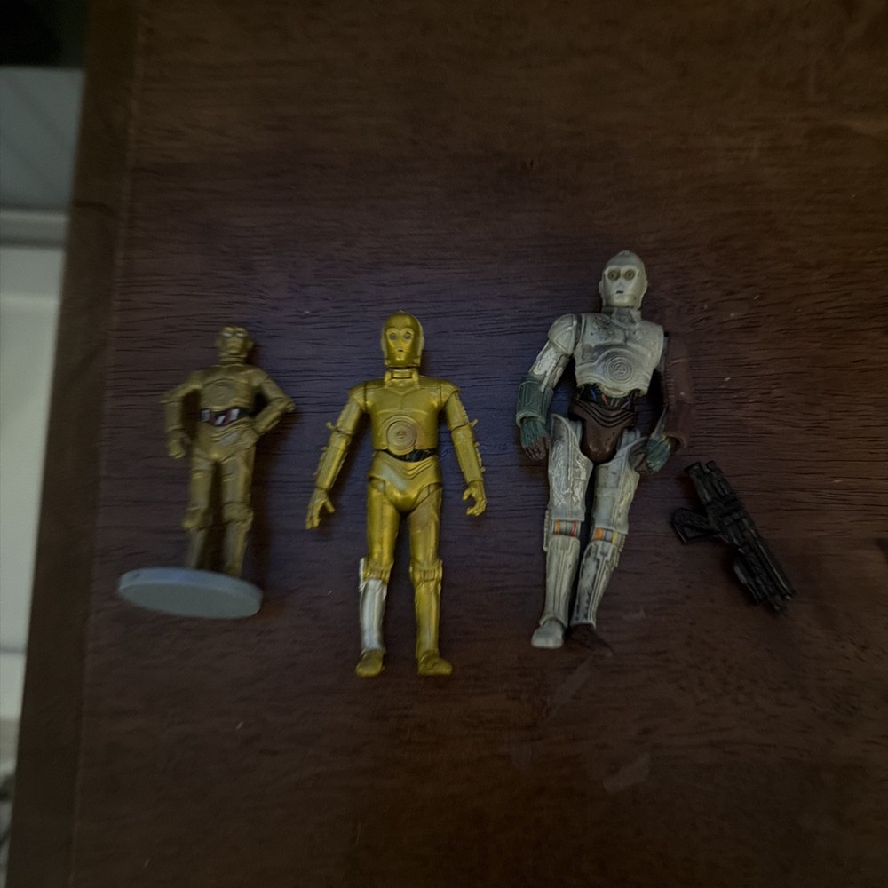3 Y2ks C-3PO Action Figures