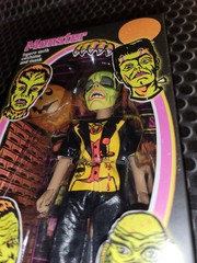 NECA: BEN COOPER Monster Costume, Mask & Bucket EX-05 PHANTOM – GLOW IN THE DARK