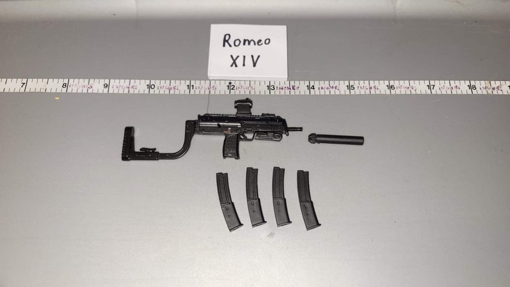 1/6 Scale Modern German Police MP-7 Submachine Gun –