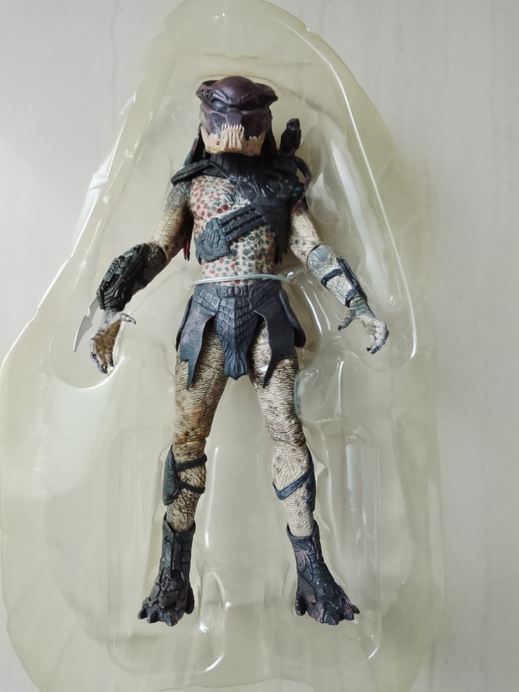 NECA Predator Series 1 Masked Berserker Predator 7″ Action Figure