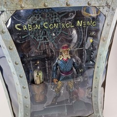 Mezco 20,000 Leagues Under the Sea Cabin Control Nemo 2001