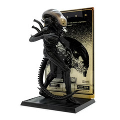 CultureFly Alien Xenomorph Deluxe “Big Chap” Statue 9″ with Acrylic Background