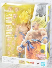 Bandai S.H.Figuarts Super Saiyan Son Goku The Legendary Saiyan Dragon Ball Z