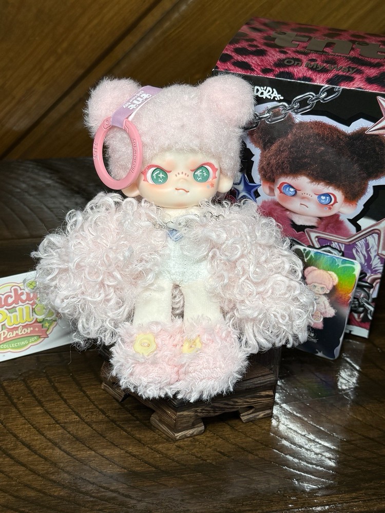 TNT – Dora – Watch Out Sweet Cool Plush Pendant – Confirmed Sugar Bomb