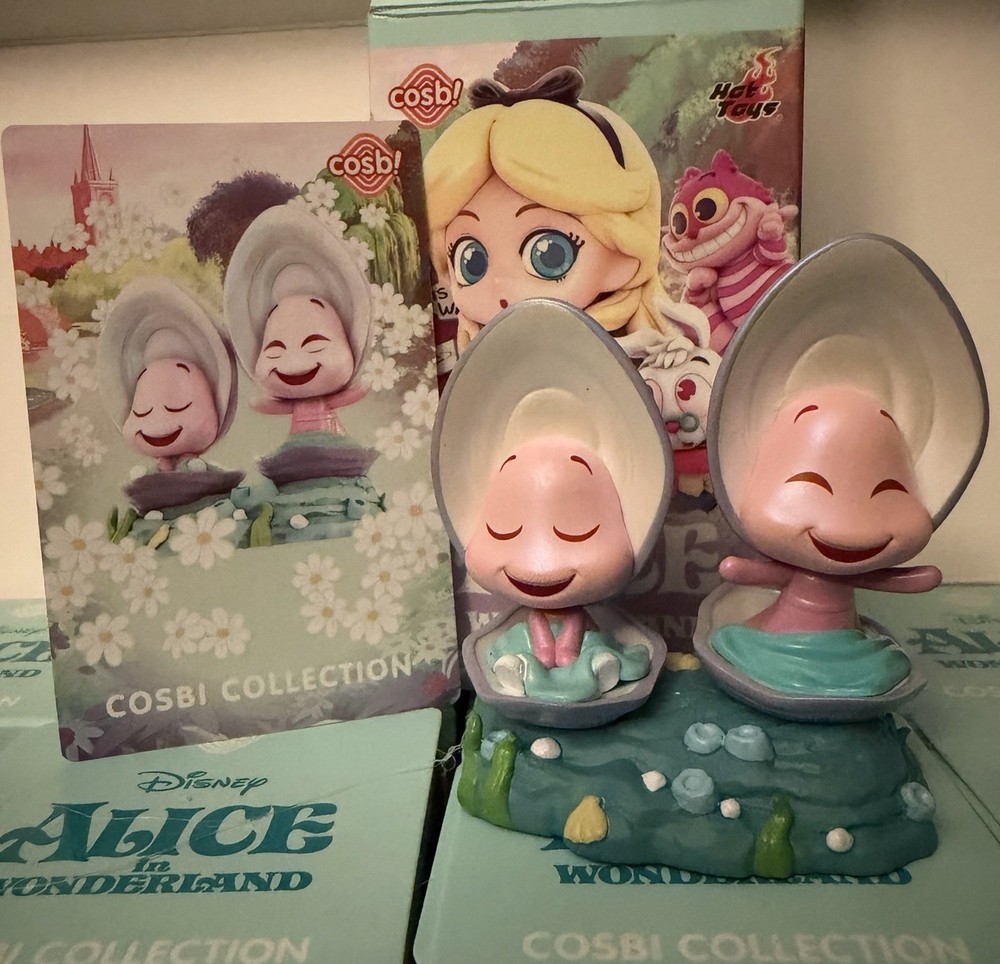 Hot Toys Disney CBX159 Alice in Wonderland Cosbi Curious Oysters Limited Edition