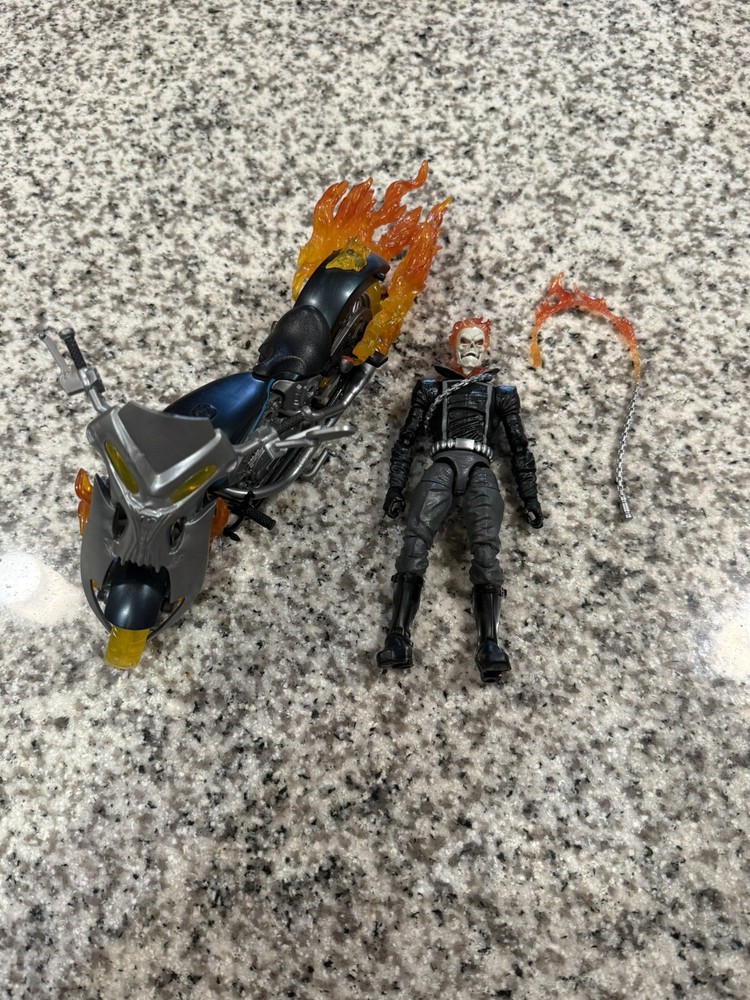Marvel Legends Ghost Rider Ultimate Riders Johnny Blaze W/ Motorcycle Retro