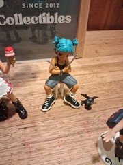 Peach Riot Figurines lot of 6