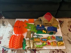 Dinosaur Train Time Tunnel Mountain Motorized Toy Jim Henson PBS + 8 Dino Read