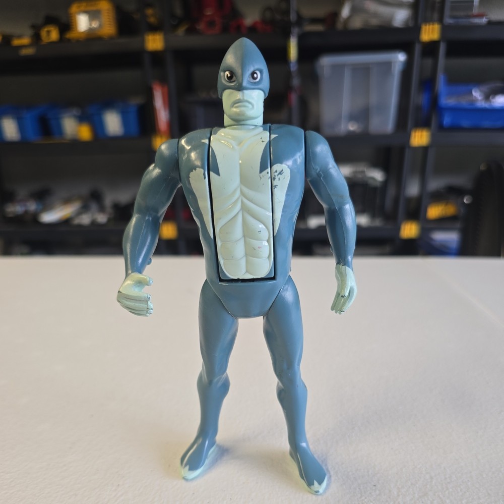 TIGERSHARKS MAKO 1986 Action Figure works great. vintage telepix clean