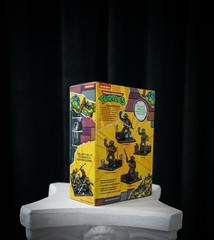 Teenage Mutant Ninja Turtles exclusive 1988 remastered leonardo playmates figure