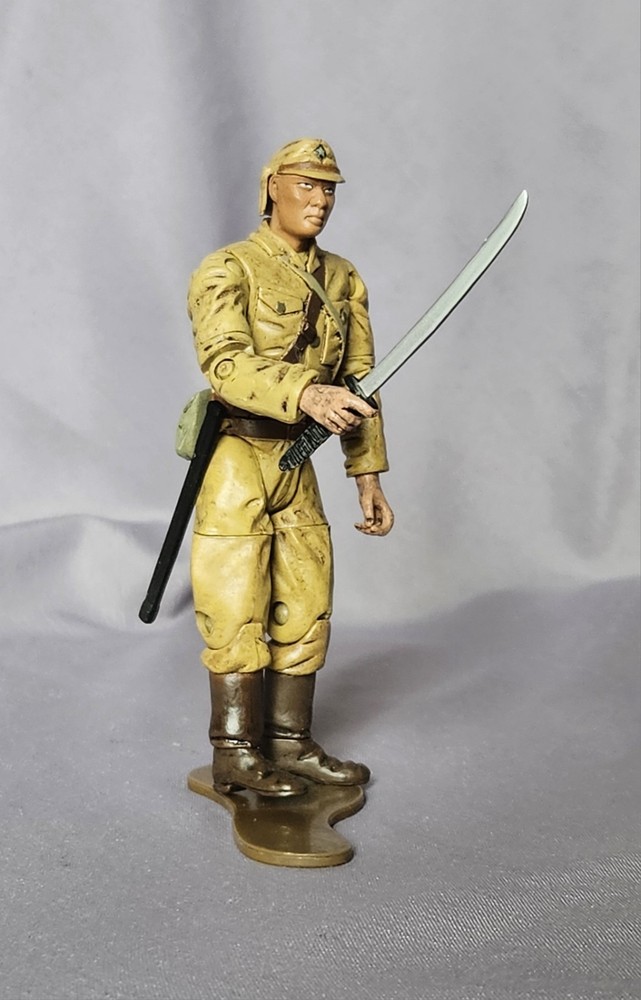 ULTIMATE SOLDIER WWII JAPANESE OFFICER WITH SAMURAI SWORD 1:18 SCALE