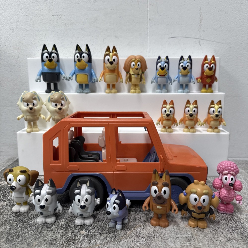 Bluey Toy Lot Heeler 4 WD Family Vehicle & Figures Lot
