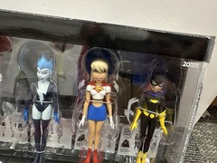 DC THE NEW BATMAN ADVENTURES GIRLS NIGHT OUT Collectibles Harley Poison Super