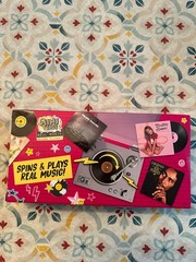 BRAND NEWMGA’s Miniverse Real Music Record Player Mini Collectibles