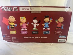 NEW Peanuts Gang 5 Figure Set Just Play 2015 NIB Charlie Brown Snoopy Lucy Linus