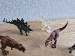 Jurassic World Battle Damage 14 Mini Dino Multipack Exclusive Dinosaurs