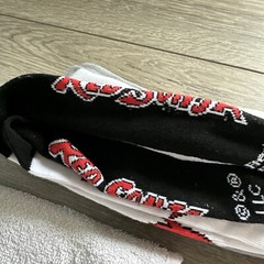 Red Sonja – 2 Pair Of Crew Socks – New