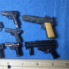 12″ ACTION FIGURE ACCESSORIES – METAL DIECAST PISTOLS AND SUBMACHINE GUN LOT