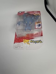 Pokémon Heracross Battle Feature Figure 4.5 Inch Deluxe Figure FREE SHIPPING