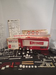 Budweiser Fruehauf 40′ Hauler 1:25 Model Kit AMT Vintage MIB T552 PARTS LOT
