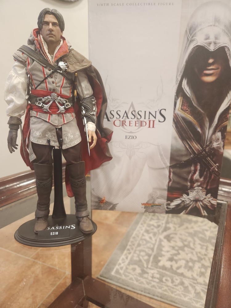 Hot Toys Video Game Master Piece Assassin Creed II Ezio 1/6 Scale Figure
