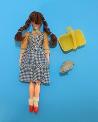 VTG 1974 Mego Wizard of Oz Dorothy 8″ Dolls x 2 + Toto + 2 Baskets + X-tras