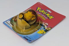 Pokemon Pikachu Pokeball Keychain 2000 #757-0 – Basic Fun- New – Factory Sealed!