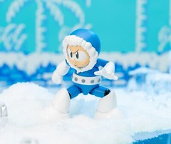 Jada Toys Mega Man 4.5″ Ice Man Figure 1:12 Scale