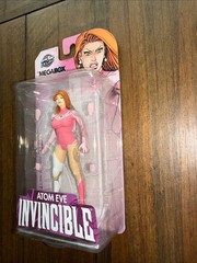 McFarlane Skybound Invincible Exclusive Yellow Suit Atom Eve Action Figure