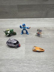 MEGA MAN Nintendo PVC 2″ Bandai Minifigure & Digimon Ogremon, Fistful Of Power