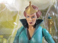 MOTU CLASSICS MASTERS OF UNIVERSE MATTY COLLECTOR QUEEN MARLENA & CRINGER NEW
