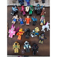 Roblox Action Figure Lot 20+ Figures and Accessories Pink Bunny Ninja Unicorn